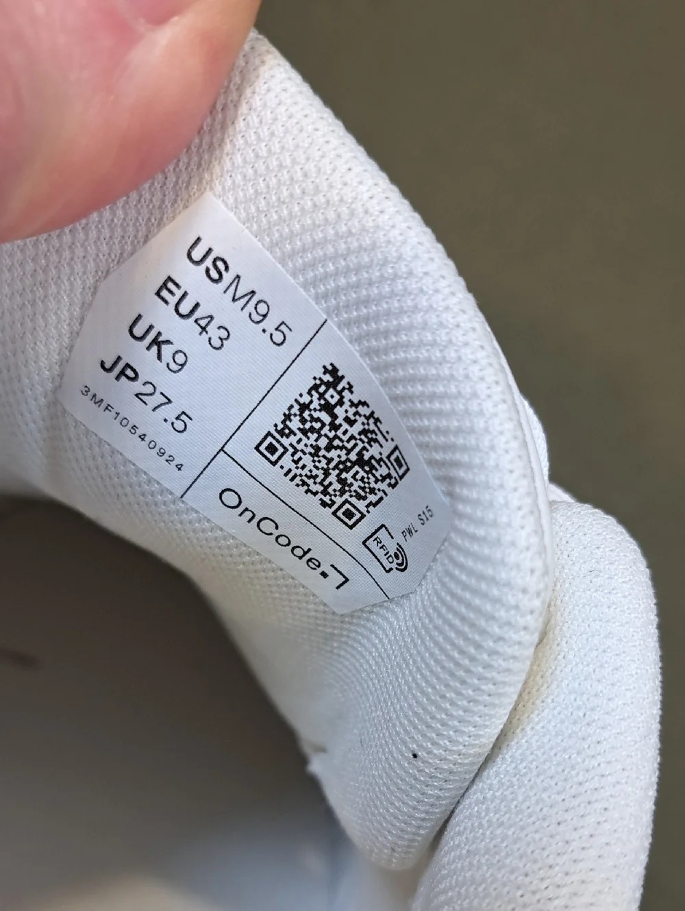 On Cloud - THE ROGER Clubhouse - Color: White/Ivory - Size: Men 9.5 - Picture 9 of 9